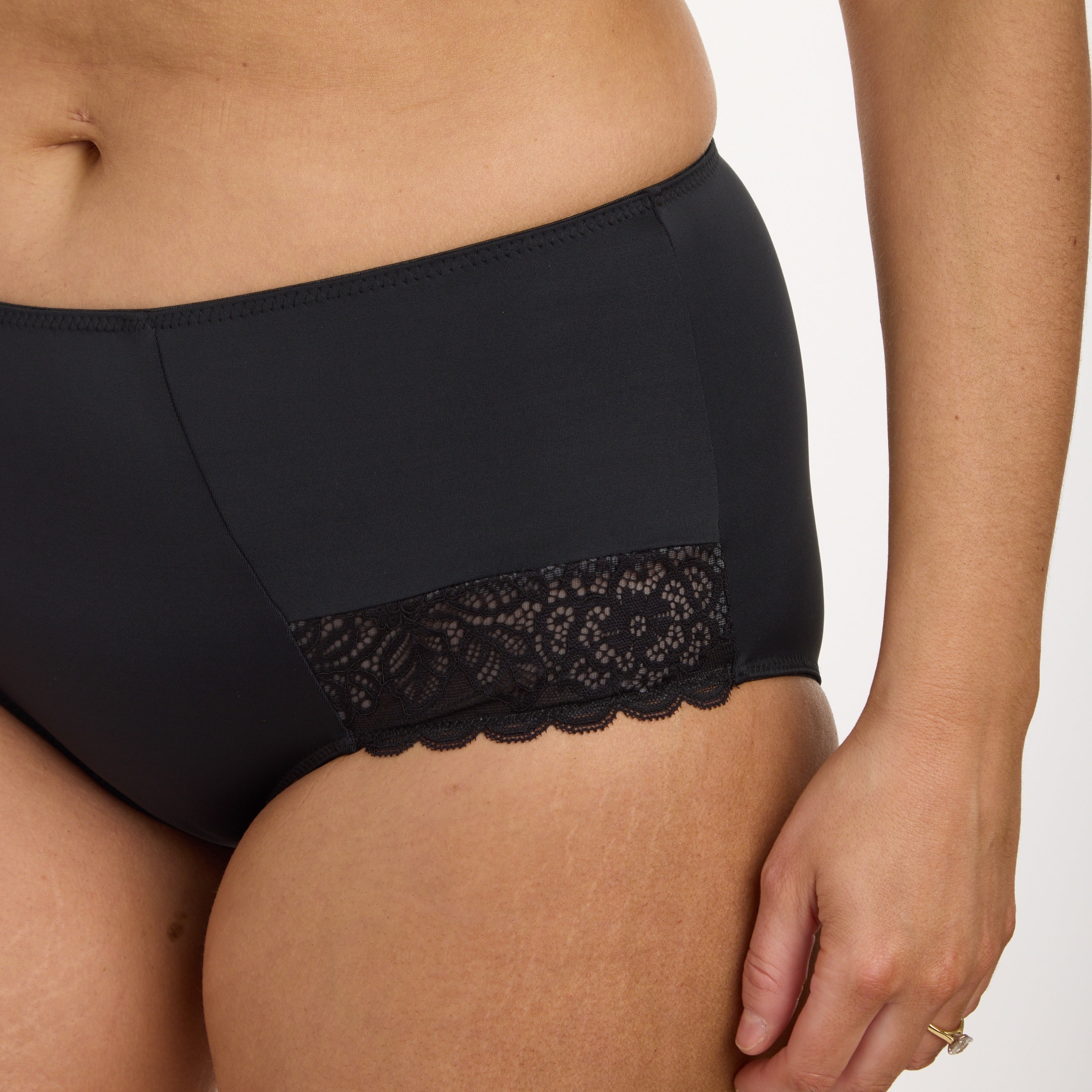 Lily Lace Full Brief - Black